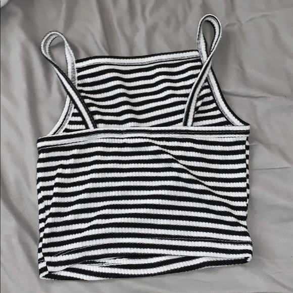 idk brand but cute crop top - Picture 2 of 2
